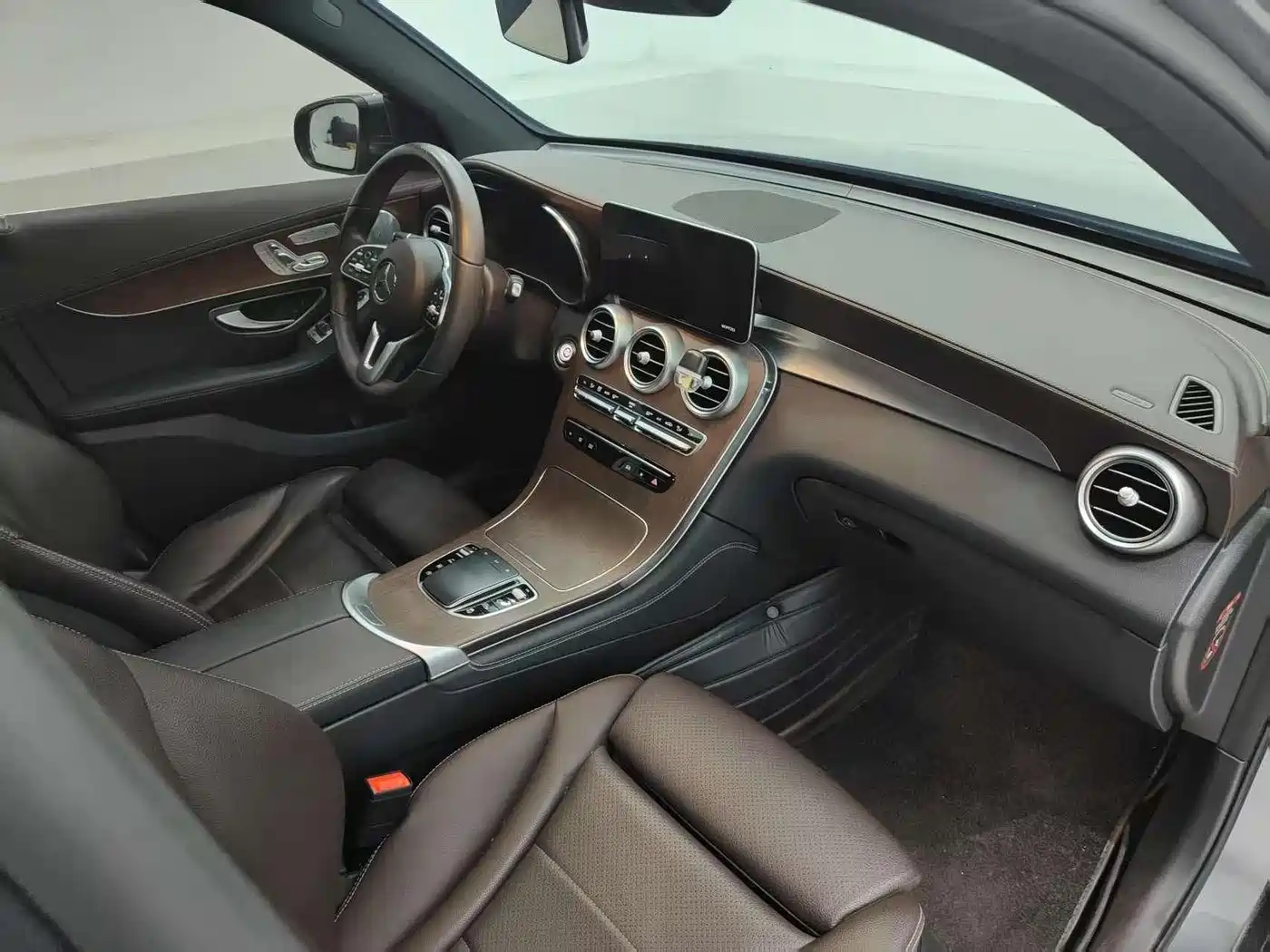 Mercedes-Benz GLC 2021 GLC 300 L 4MATIC Sporty фото 17