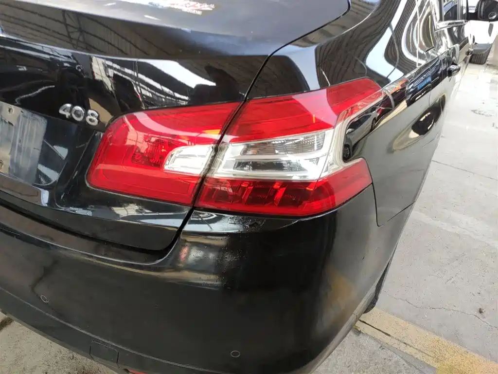 Peugeot 408 2014 1.8L Automatic Luxury Edition фото 8