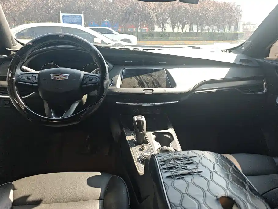 Cadillac XT4 2019 2018 Model 28T 4WD Leading