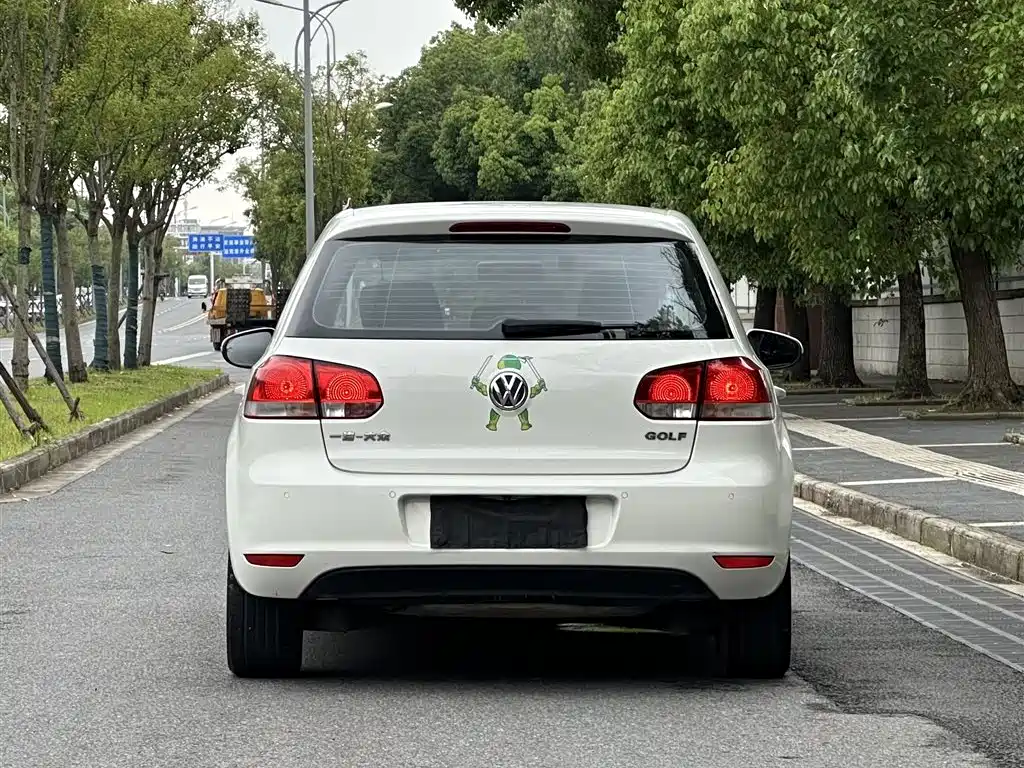 Volkswagen Golf 2012 1.6 Automatic Comfort Type фото 6