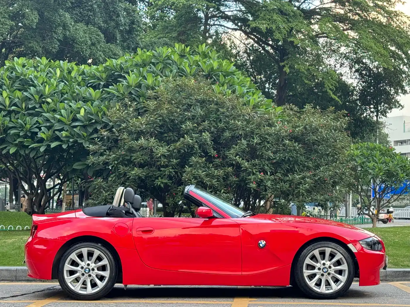 BMW Z4 2006 3.0si Convertible Sports Car фото 4