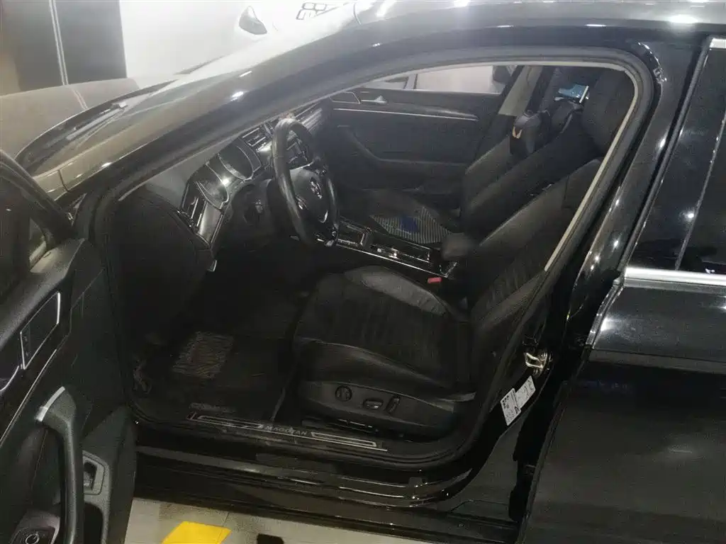 Volkswagen Magotan 2018 330TSI DSG Luxury фото 8