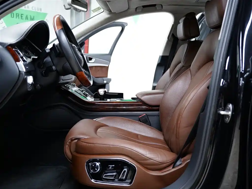 Audi A8 2013 A8L 6.3 FSI W12 quattro Flagship фото 23