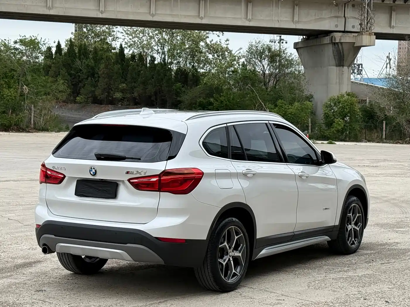 BMW X1 2018 sDrive18Li Premium Model фото 7
