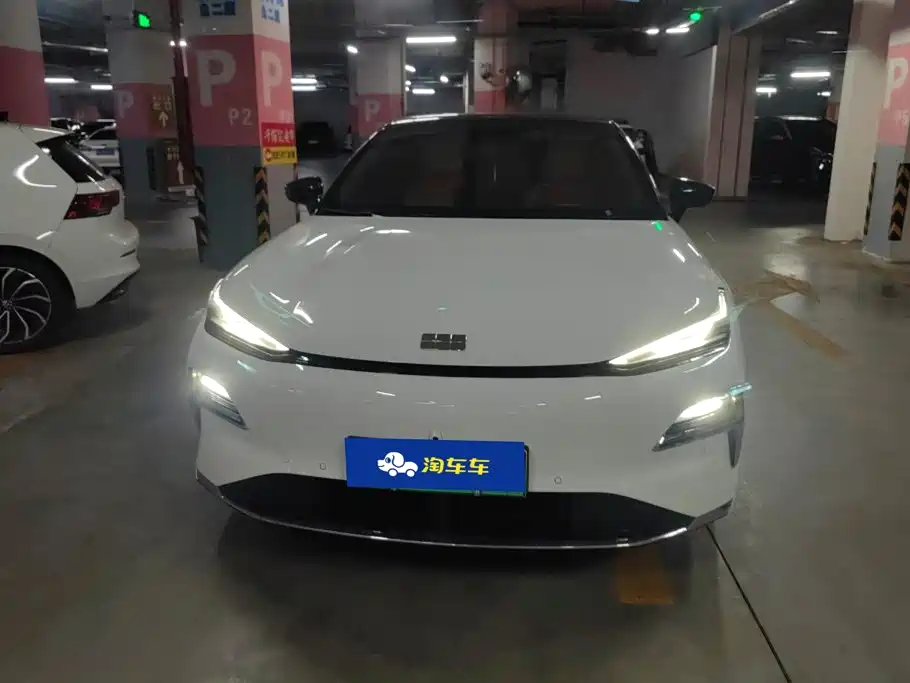 Geely Galaxy Galaxy Xingyao 8 2025 2025 130km EM-i Premium Edition
