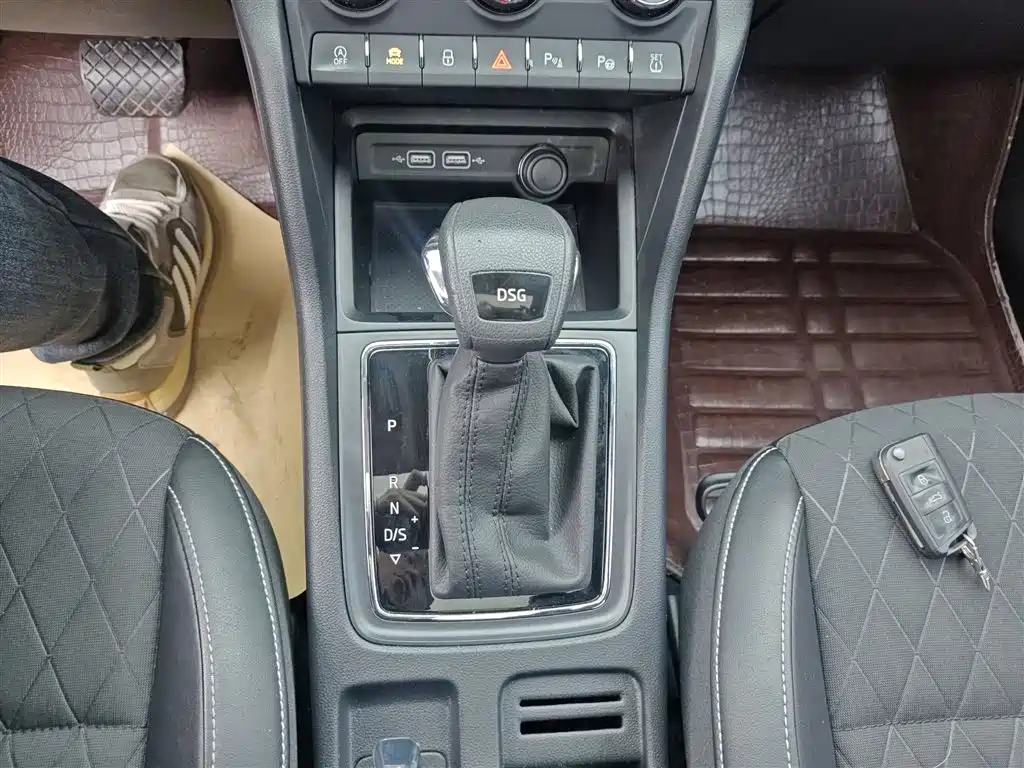 Škoda Karoq 2019 TSI280 Smart Drive Premium Edition China V фото 10