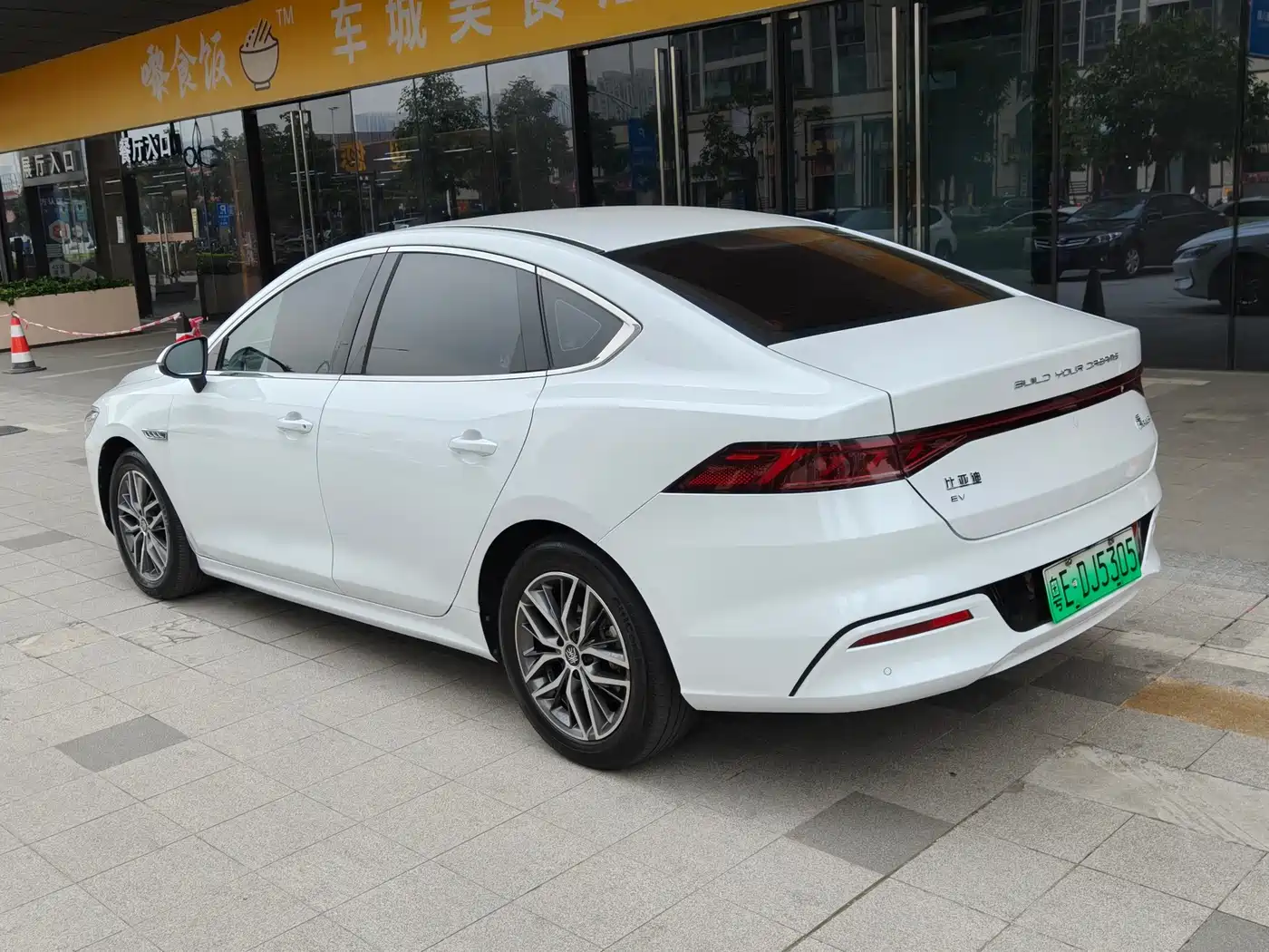 BYD Qin PLUS 2021 EV 500KM Luxury Model фото 2