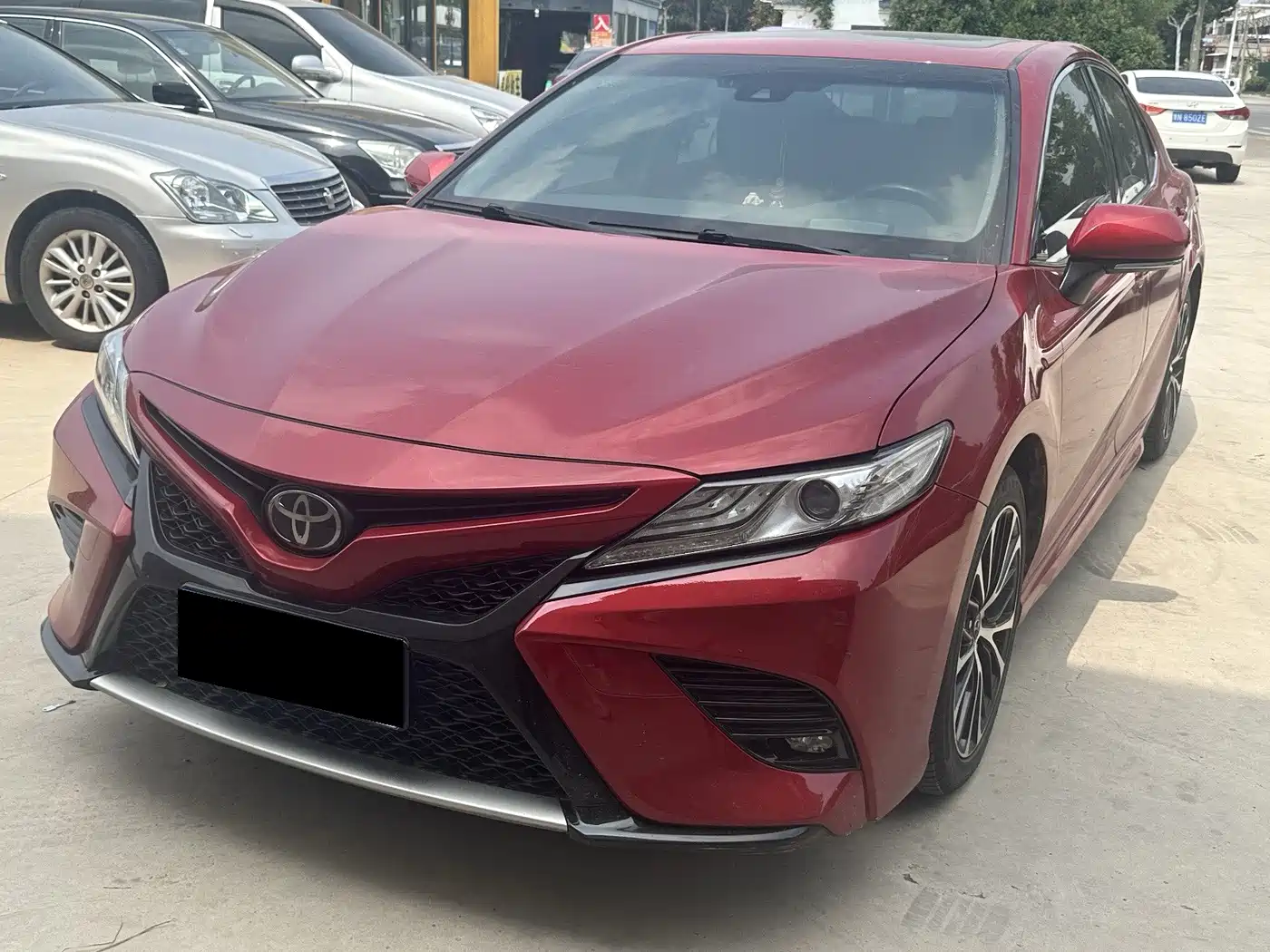 Фото 1 - Toyota Camry