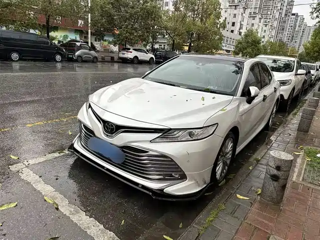 TOYOTA CAMRY