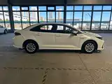 Фото 4 - Toyota Corolla