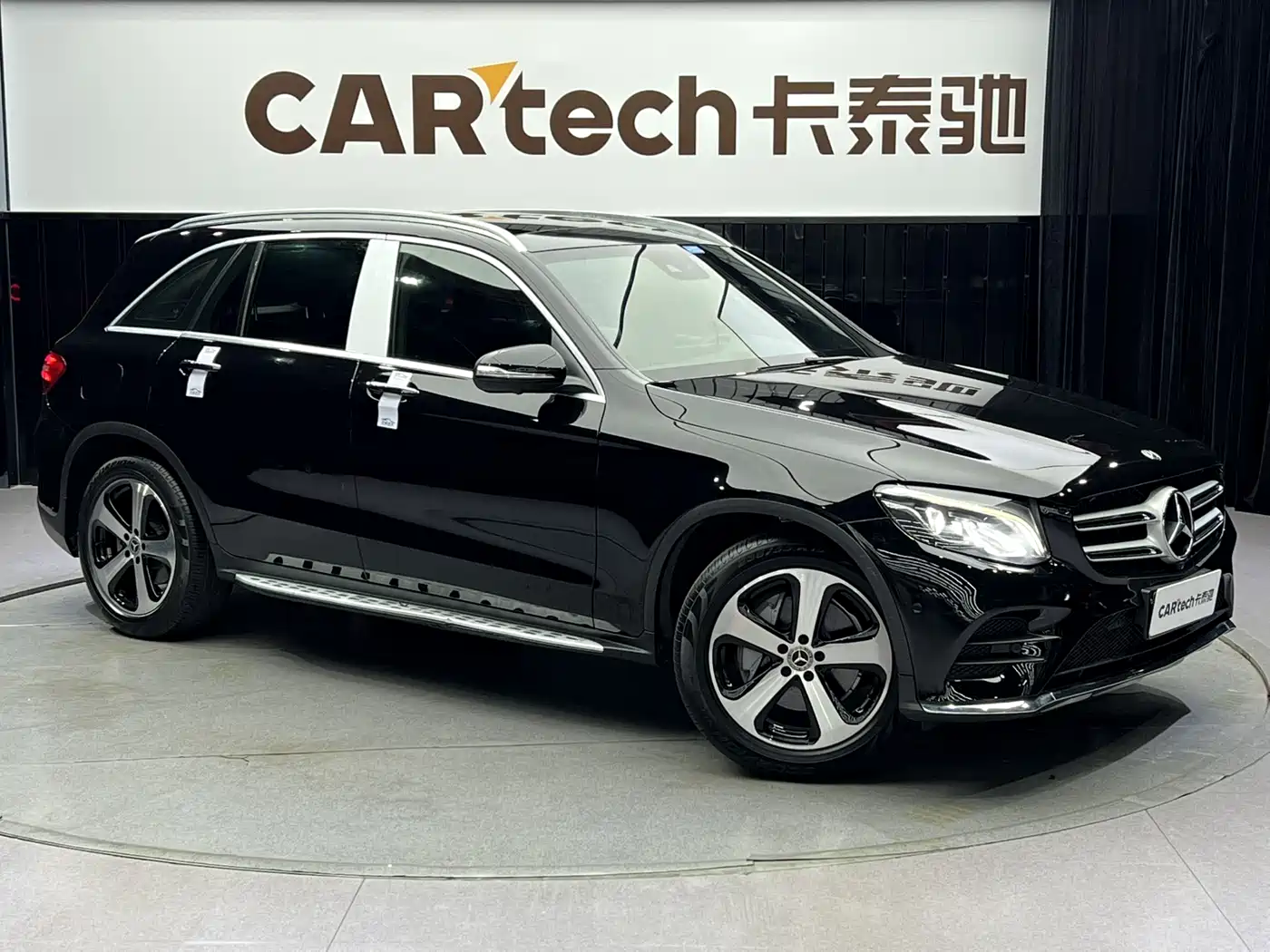 Mercedes-Benz GLC 2019 GLC 260 L 4MATIC Luxury фото 2
