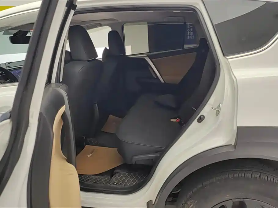 Toyota RAV4 Rongfang 2019 2.0L CVT 2WD Trend X Limited Edition China V фото 11