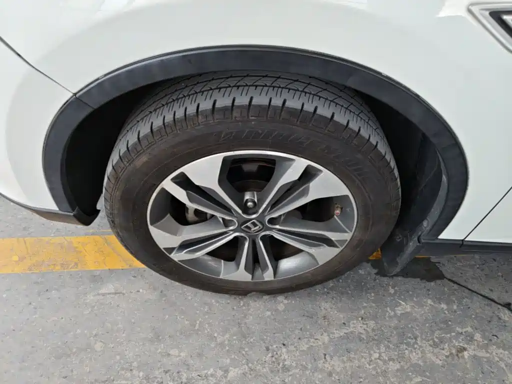 Luxgen U6 SUV 2016 2015 1.8T Fashion Upgrade