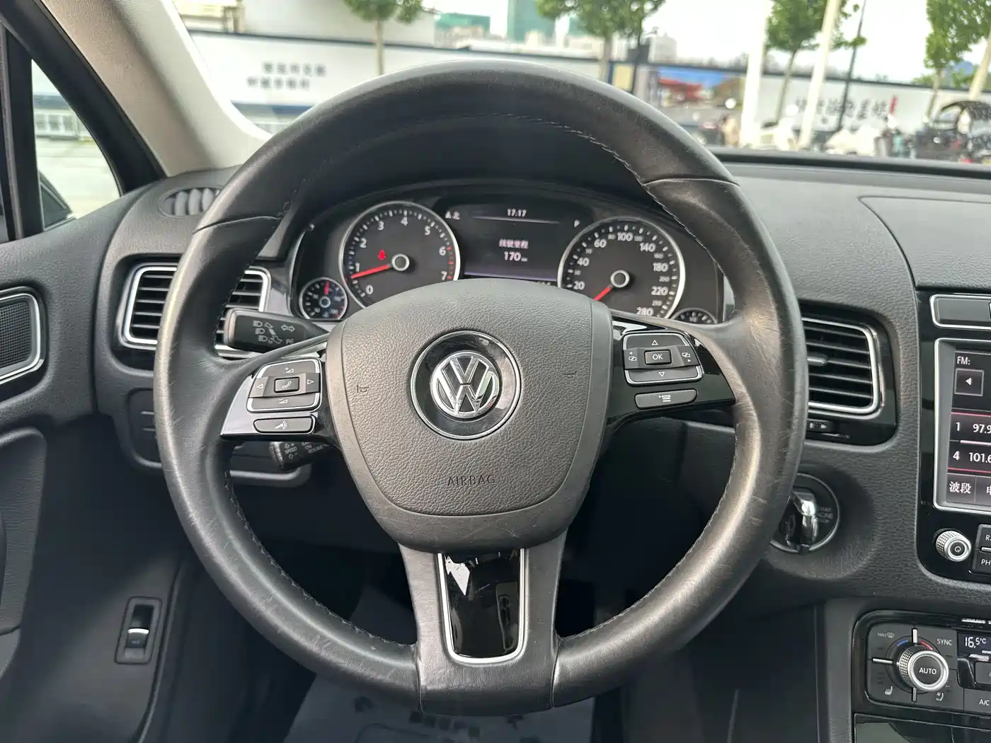 Volkswagen Touareg 2017 3.0TSI Explorer Edition фото 21