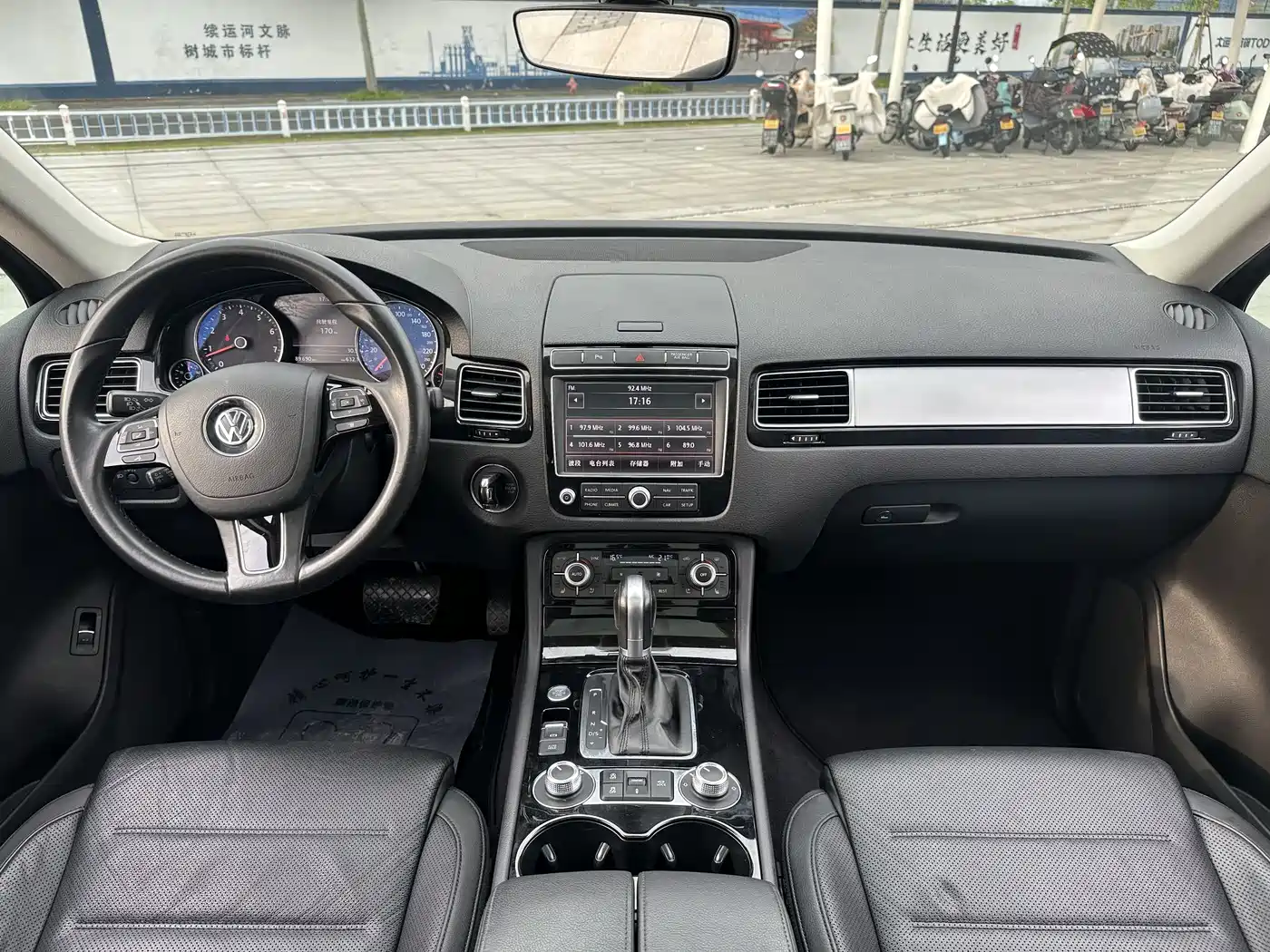 Volkswagen Touareg 2017 3.0TSI Explorer Edition фото 10