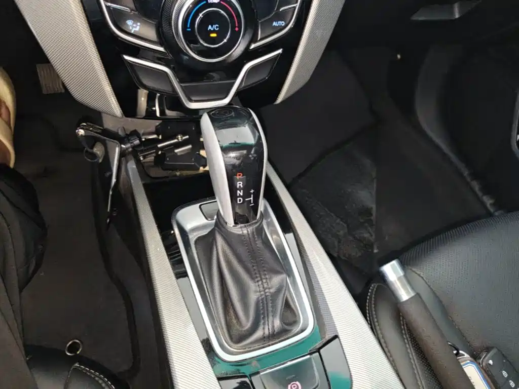 Luxgen U6 SUV 2016 2015 1.8T Fashion Upgrade