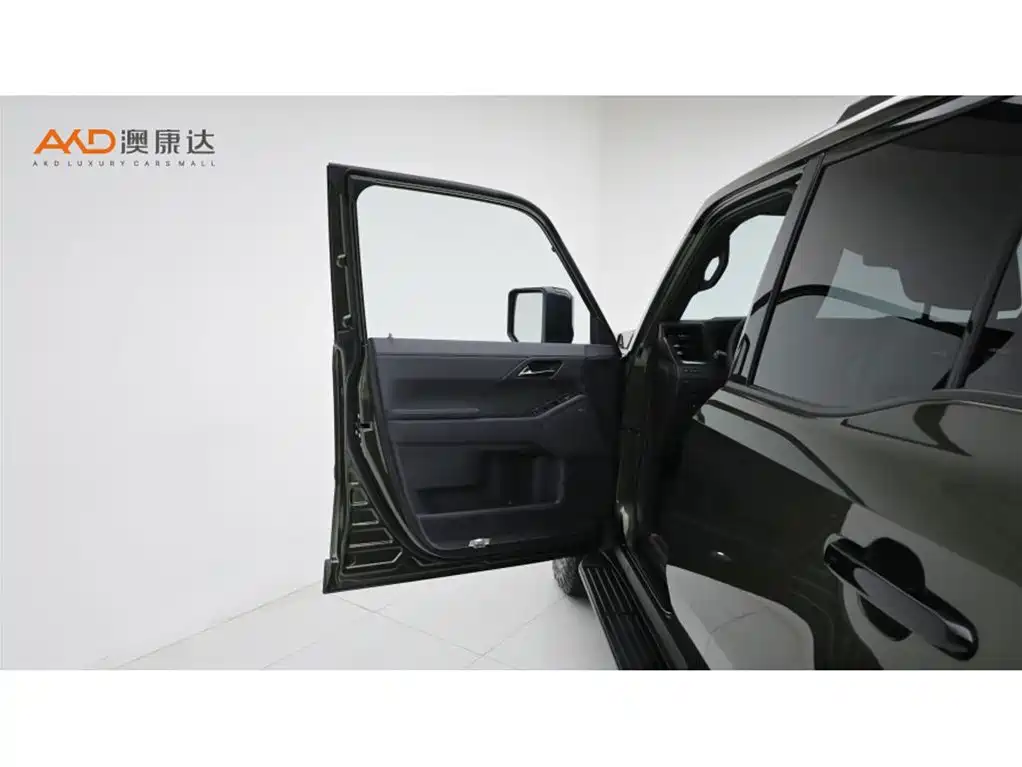 Photo 10 - Lexus GX