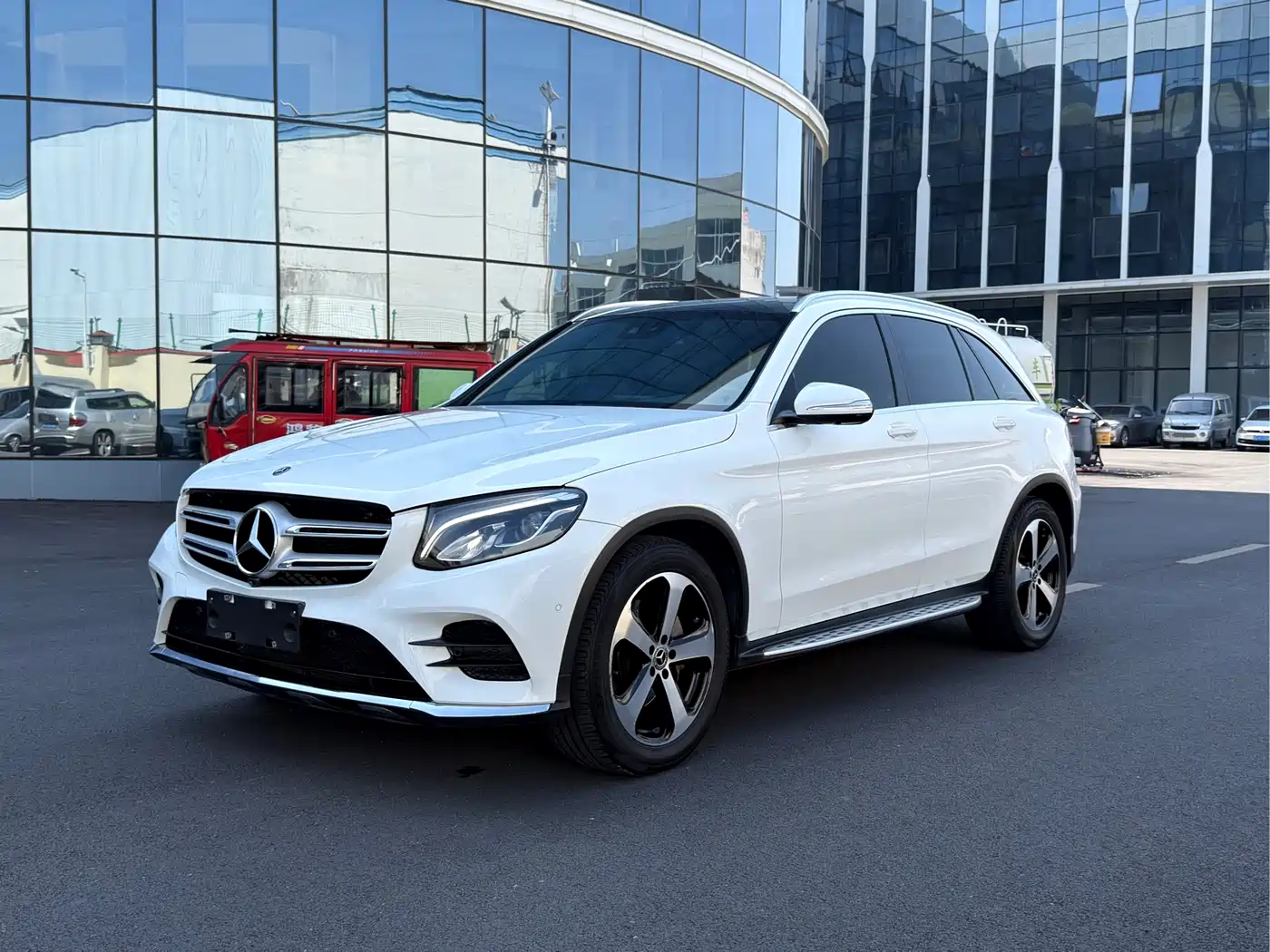 Mercedes-Benz GLC 2018 GLC 260 4MATIC Luxury фото 2
