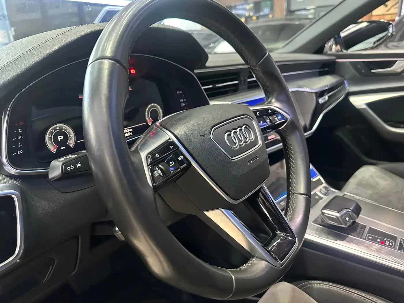 Audi A6L 2021 40 TFSI Luxury Sport фото 11
