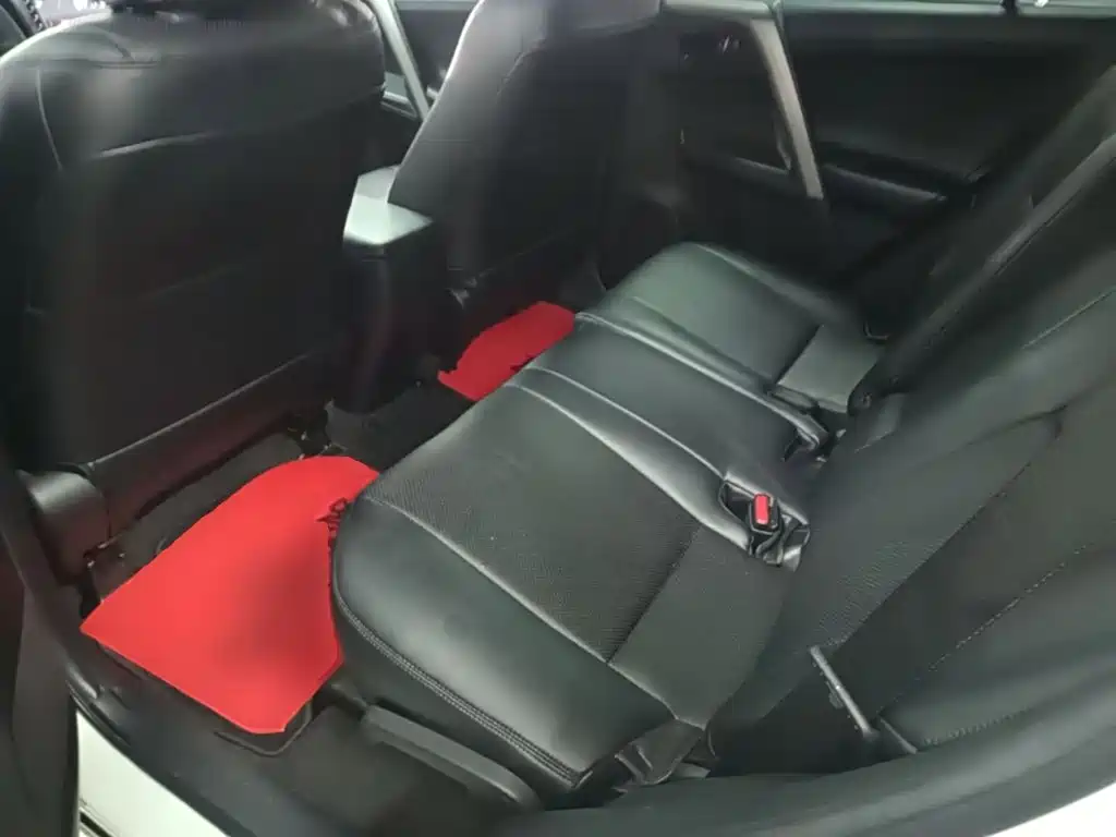 Photo 17 - Toyota RAV4 Rongfang