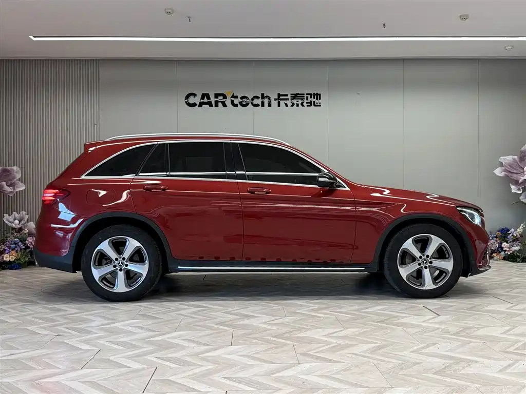 Mercedes-Benz GLC 2018 GLC 260 4MATIC Luxury фото 4