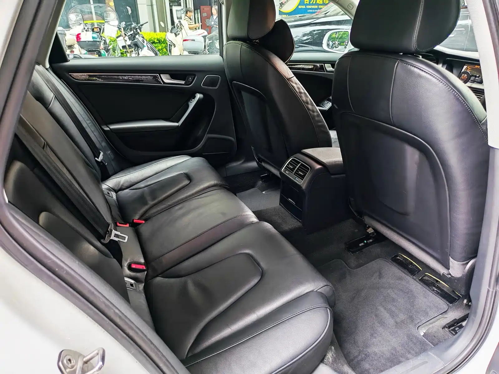 Фото 14 - Audi A4L