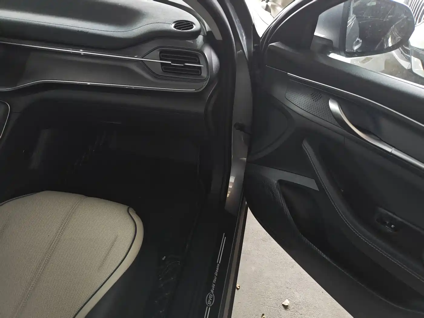 BYD Destroyer 05 2024 Glory Edition DM-i 55KM Luxury фото 10