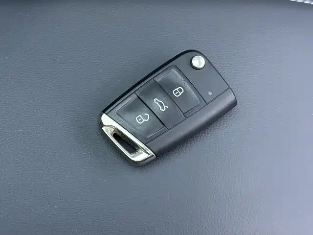Volkswagen Tiguan L 2022 330TSI Auto 2WD R-Line Premium Edition фото 17