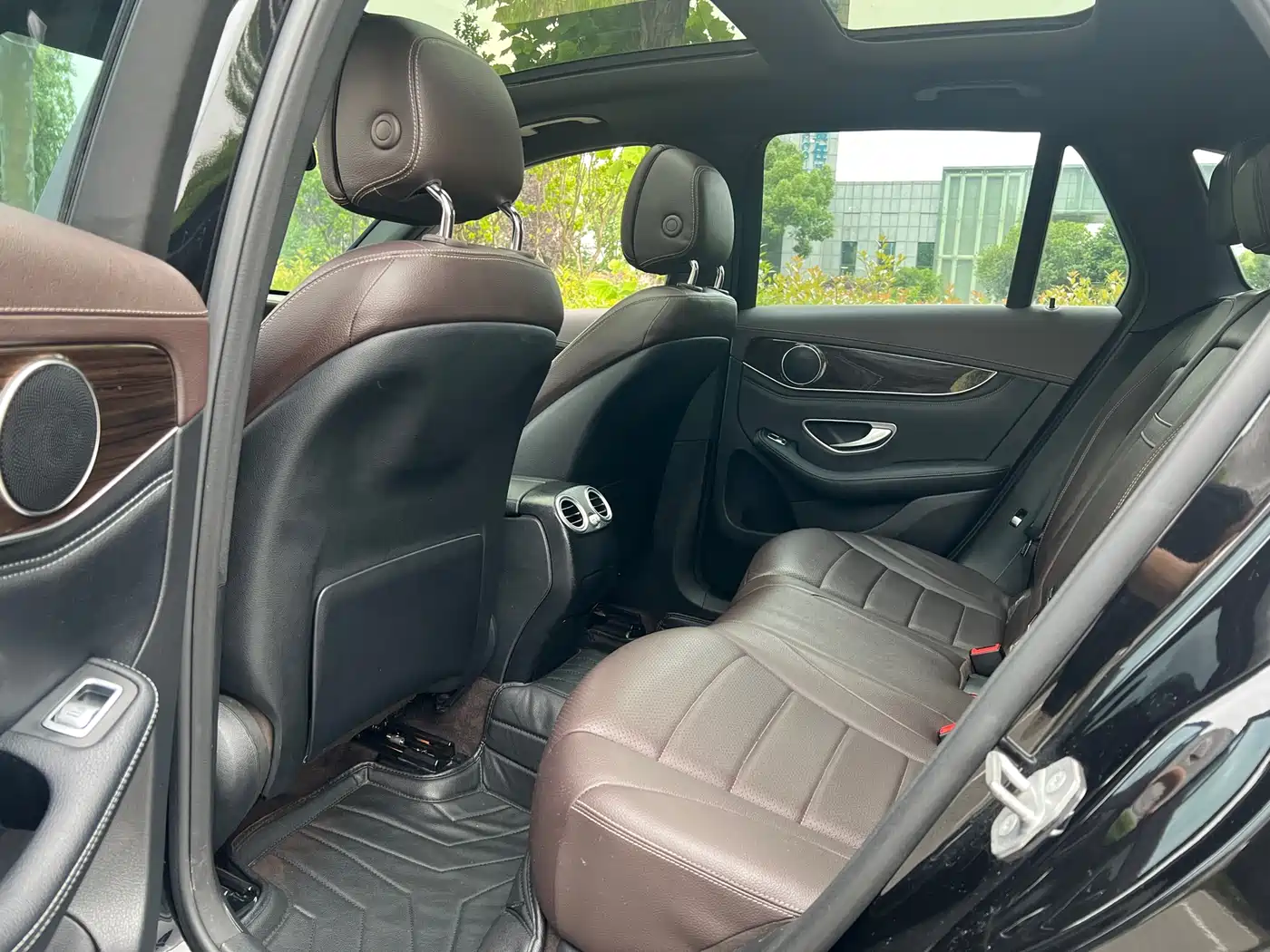 Mercedes-Benz GLC 2018 Facelift GLC 260 4MATIC Luxury фото 8