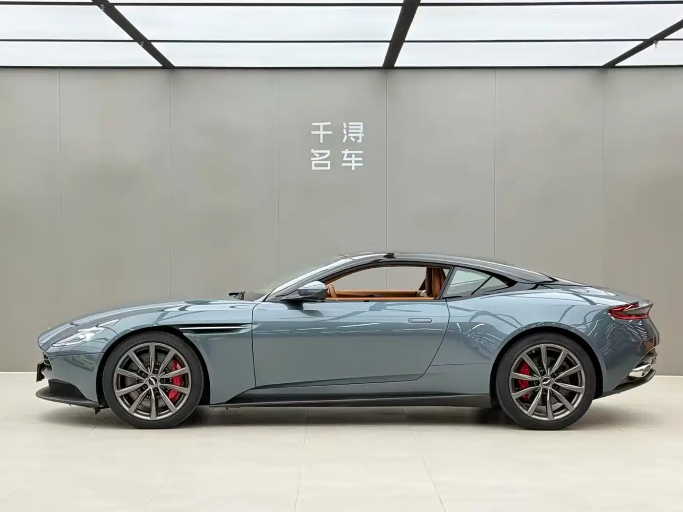 Aston Martin DB11 2018 2019 Model 4.0T V8 Coupe
