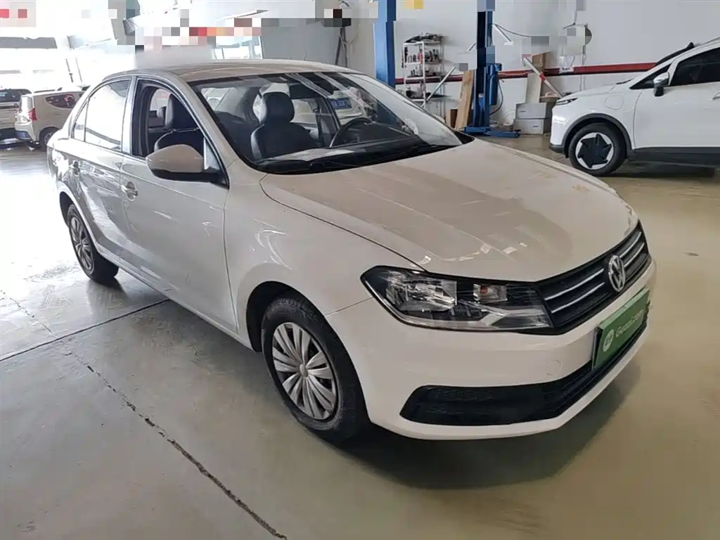 VOLKSWAGEN SANTANA