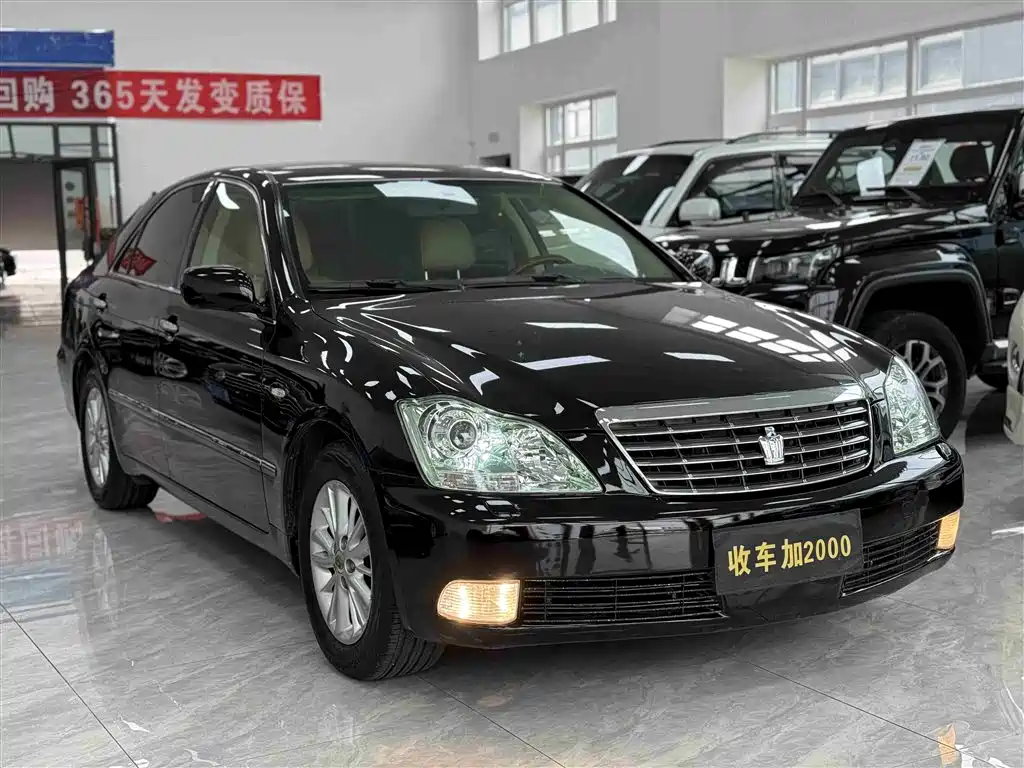 Toyota Crown 2005 Model 3.0L Royal Saloon фото 3