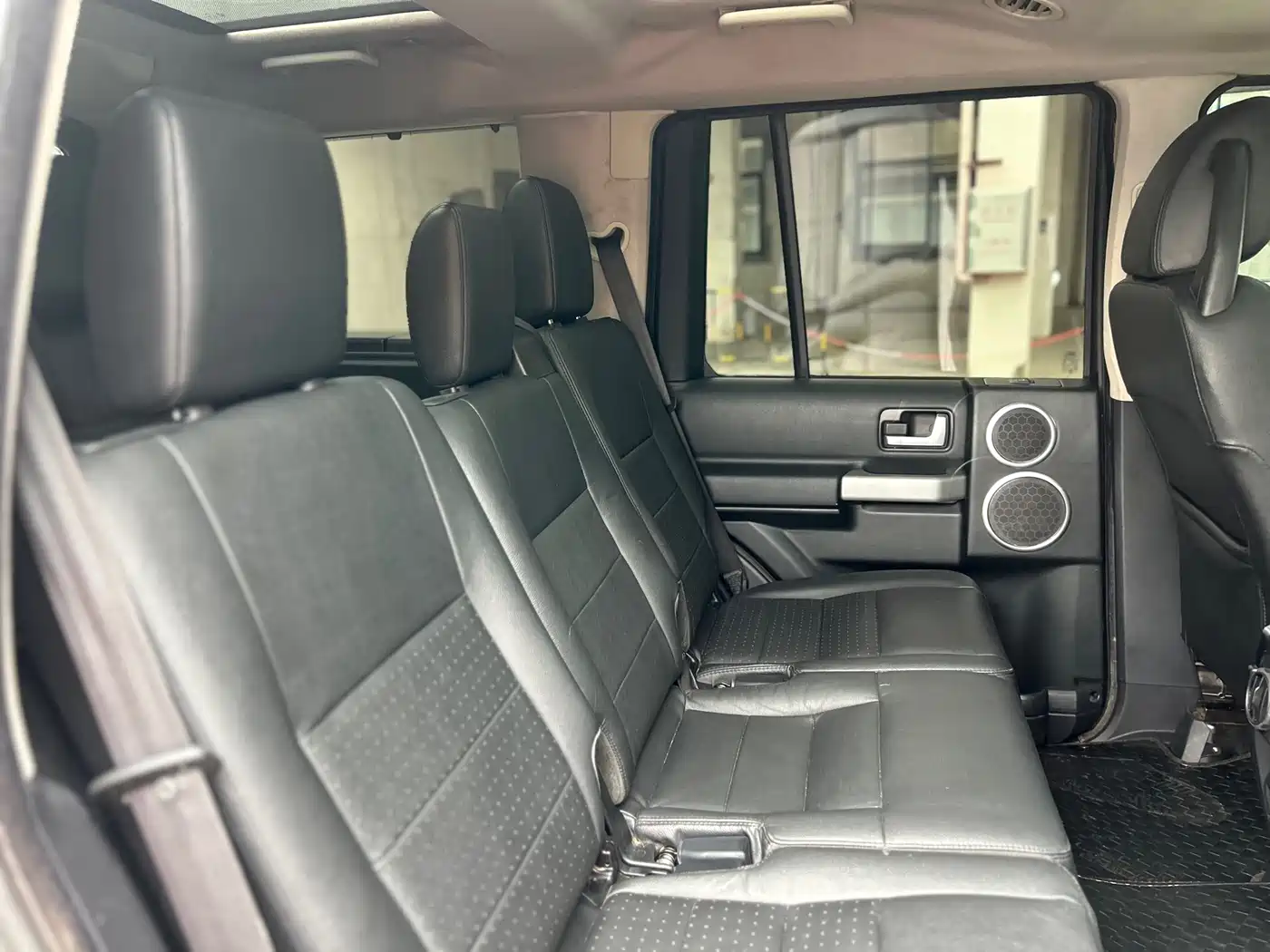 Land Rover Discovery 2009 Model 2.7 TDV6-S фото 31