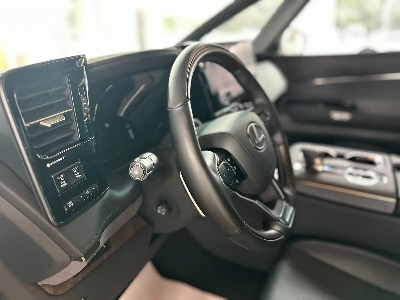 Lexus LM 2024 2023 350h 7-Seater Elegance Edition