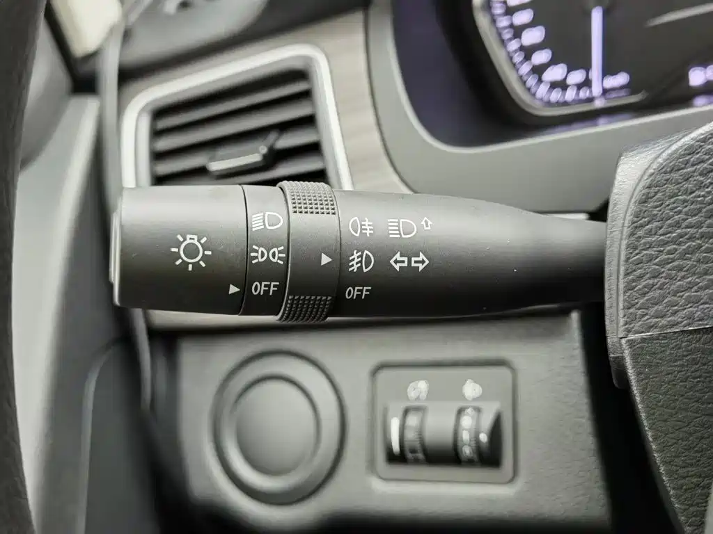 SAIC Maxus Maxus G10 2021 2021 2.0T Automatic Elite Edition Gasoline 7-Seater