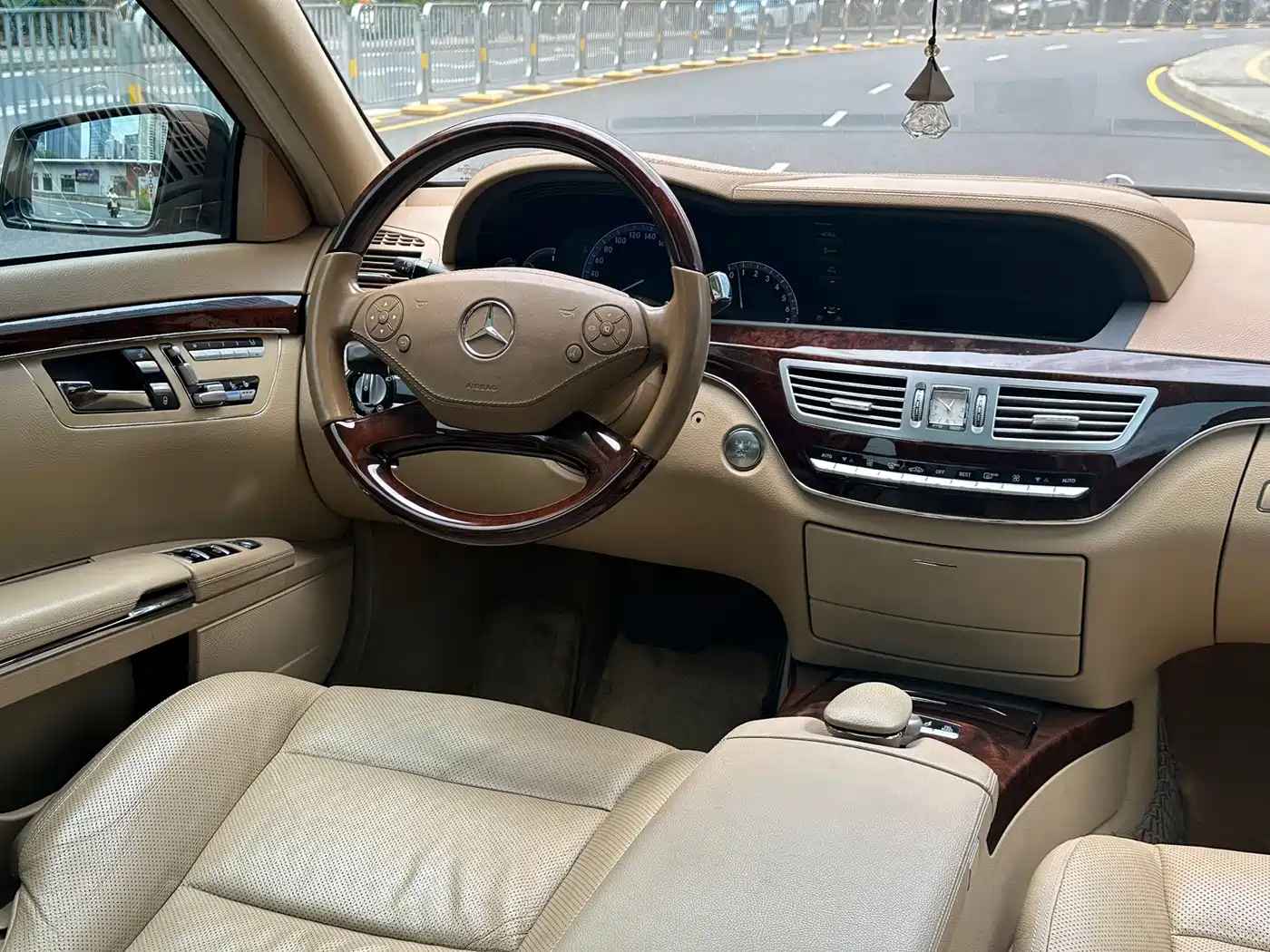 Mercedes-Benz S-Class 2012 S 350 L Grand Edition фото 12