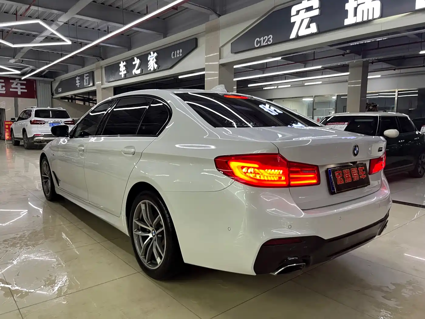 BMW 5 Series 2019 525Li M Sport Package фото 5