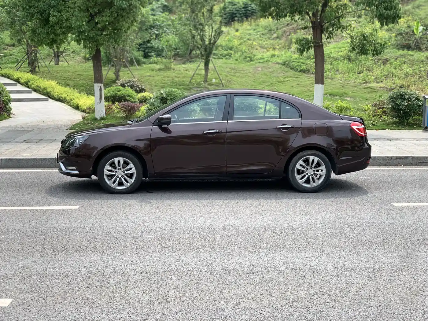 Photo 4 - Geely Emgrand