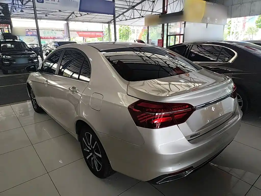 Photo 5 - Geely Emgrand