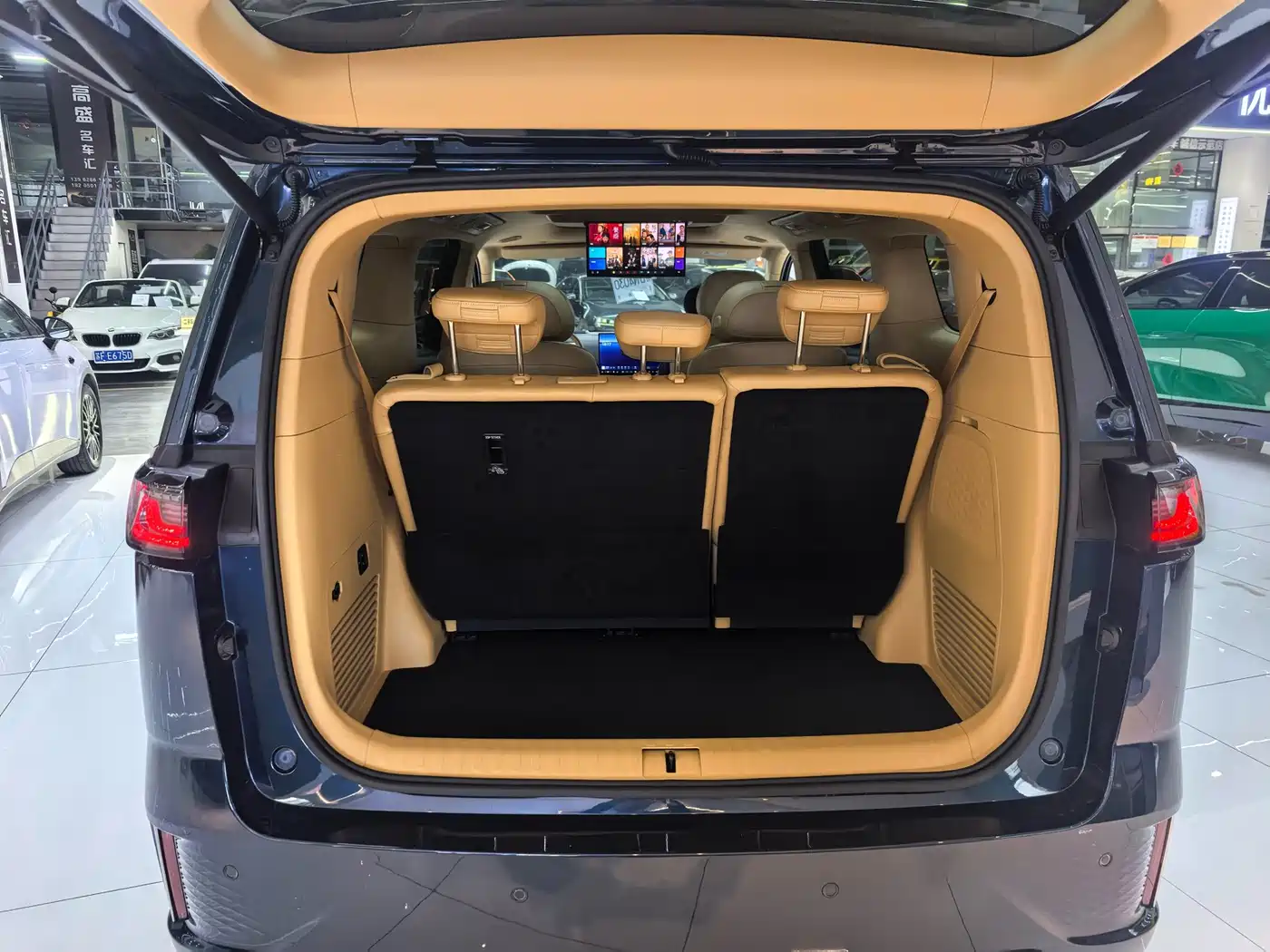 Voyah Auto Voyah Dreamer 2025 PHEV AWD Flagship Kunpeng Edition фото 16