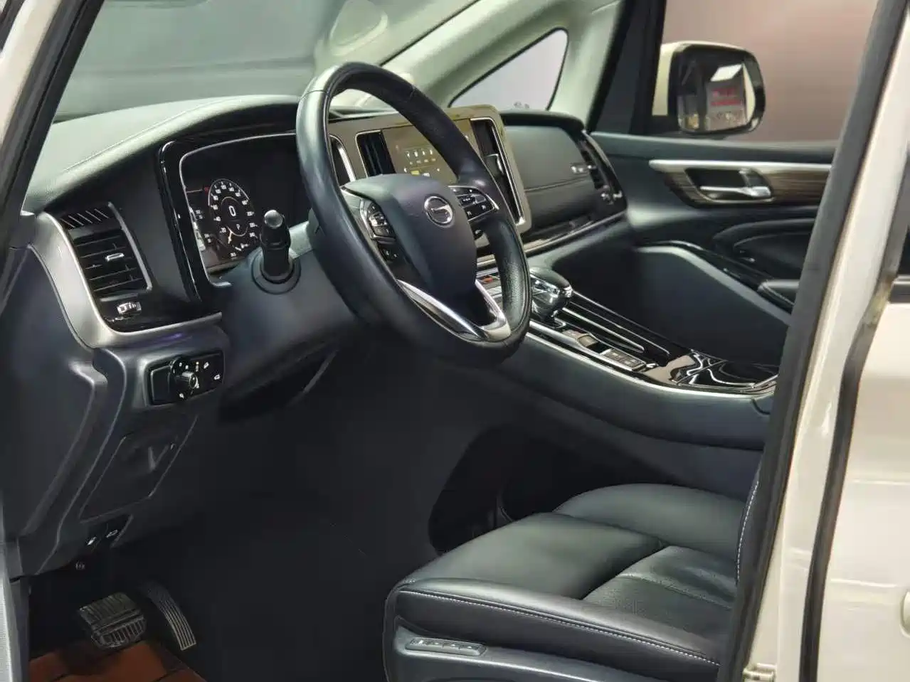 GAC Trumpchi Trumpchi M8 2021 Master Series 390T Ultimate Edition фото 6