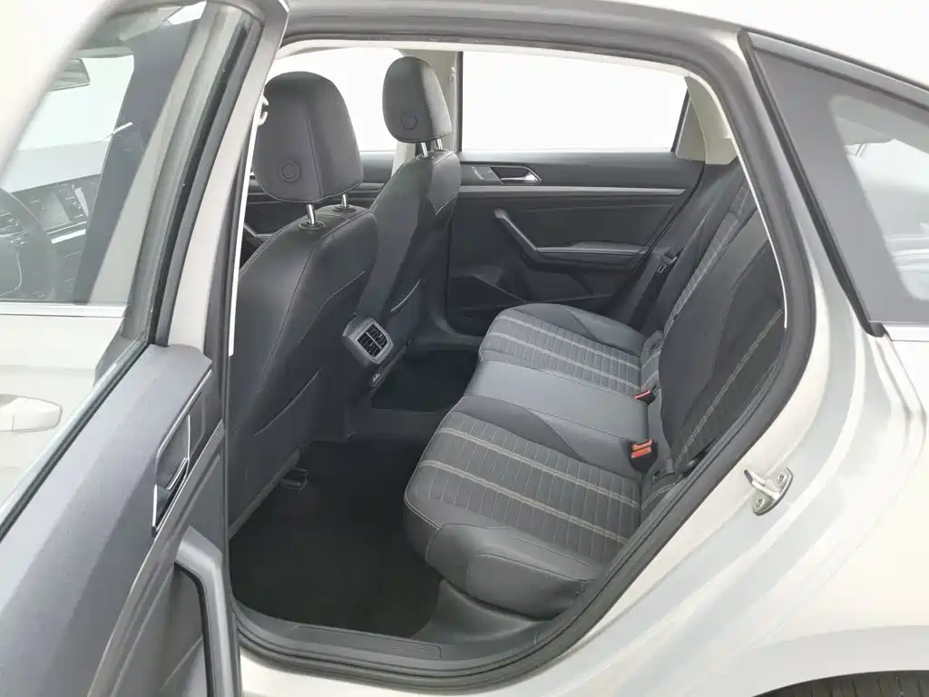 Фото 15 - Volkswagen Lavida