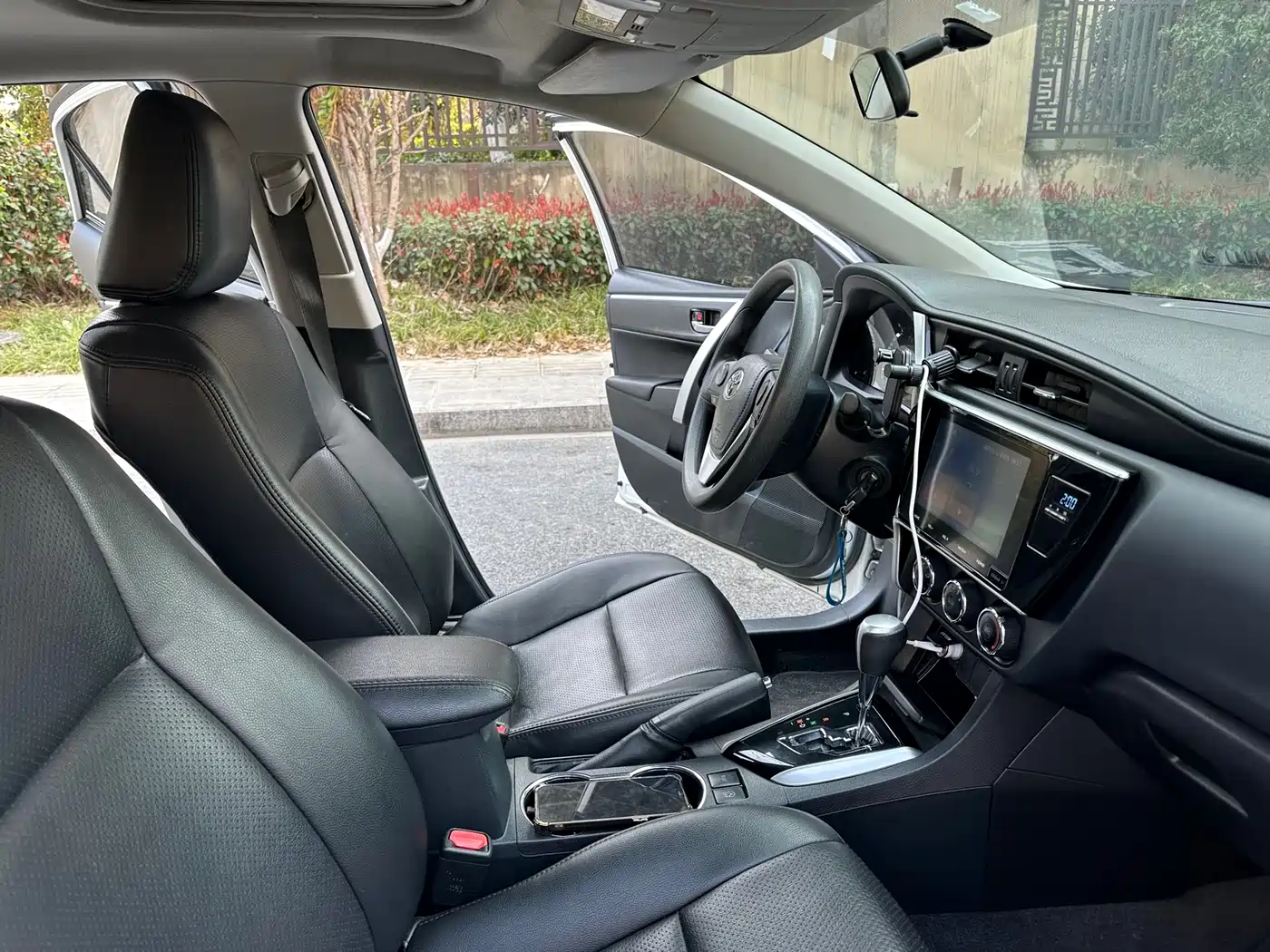 Toyota Corolla 2018 1.2T S-CVT GL-i Smart Shine Edition фото 12