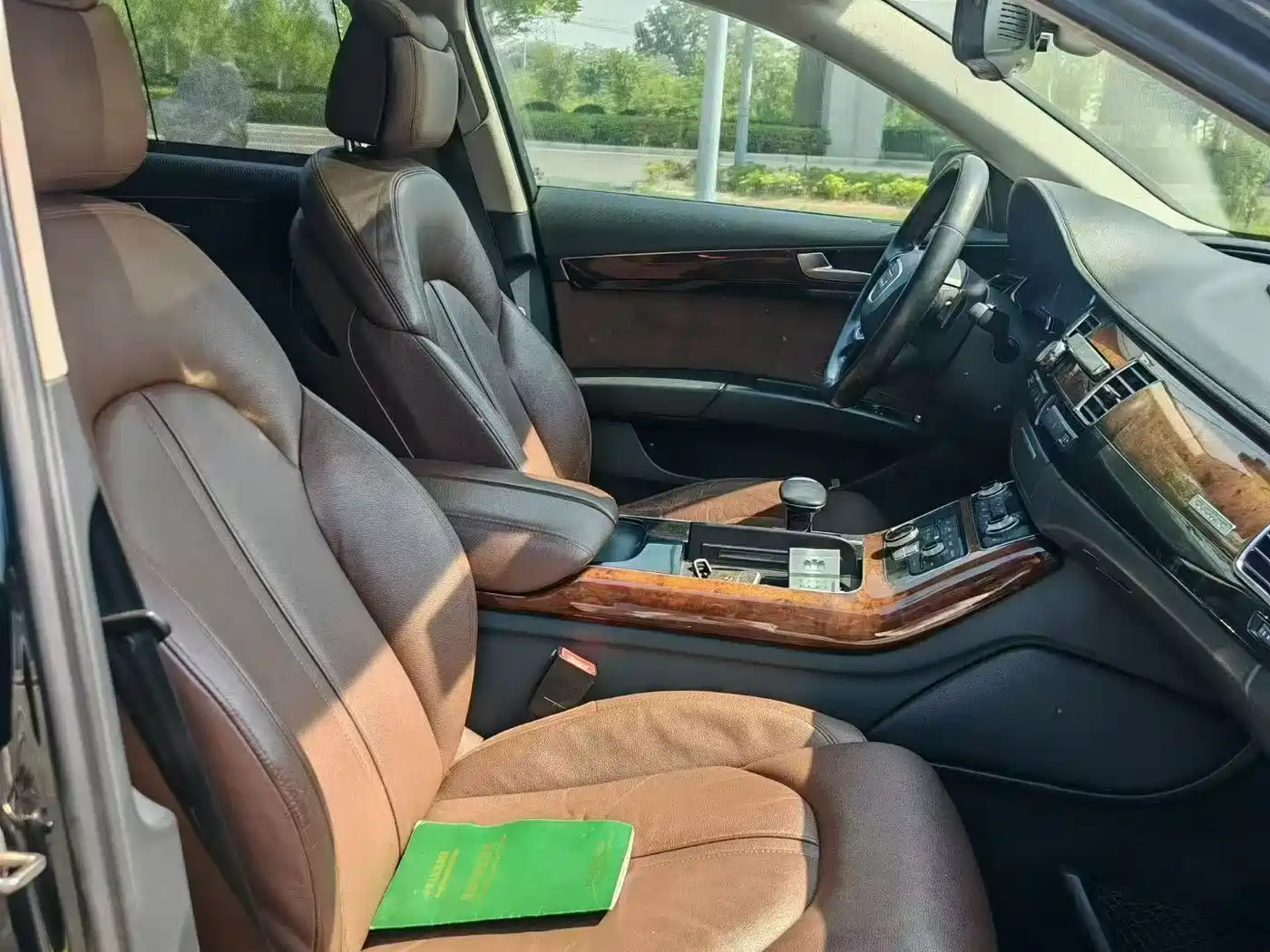 Audi A8 2011 A8L 3.0 TFSI quattro Comfort (245kW) фото 2