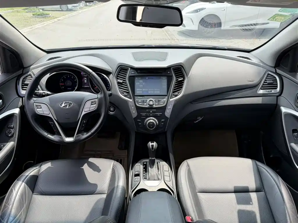 Hyundai Santa Fe 2015 2.0T Automatic 2WD Smart 5-Seater фото 23