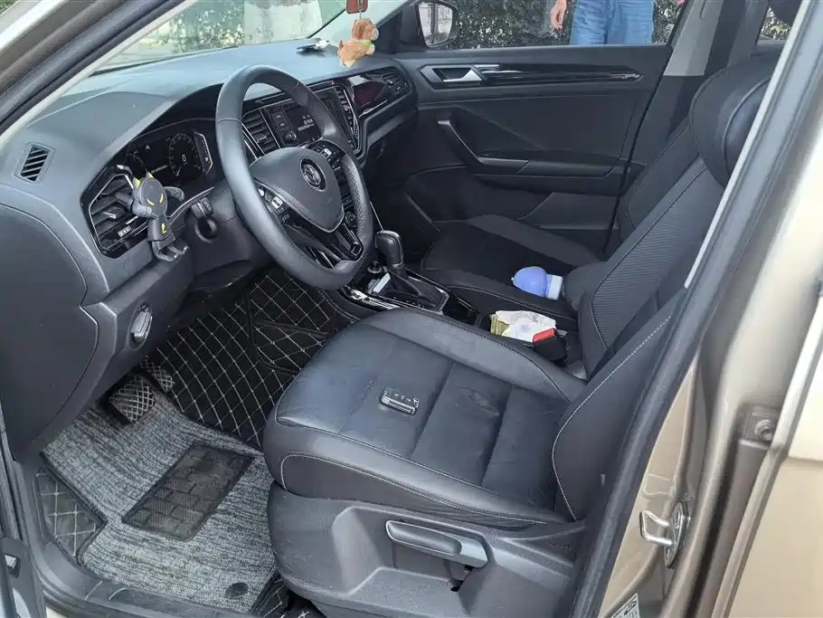 Volkswagen T-ROC 2019 280TSI DSG 2WD Comfort Version China VI фото 9