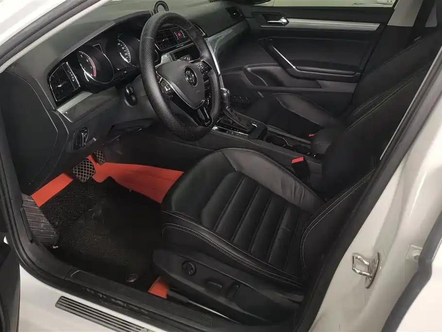 Volkswagen Lamando 2017 280TSI DSG Luxury Edition фото 9