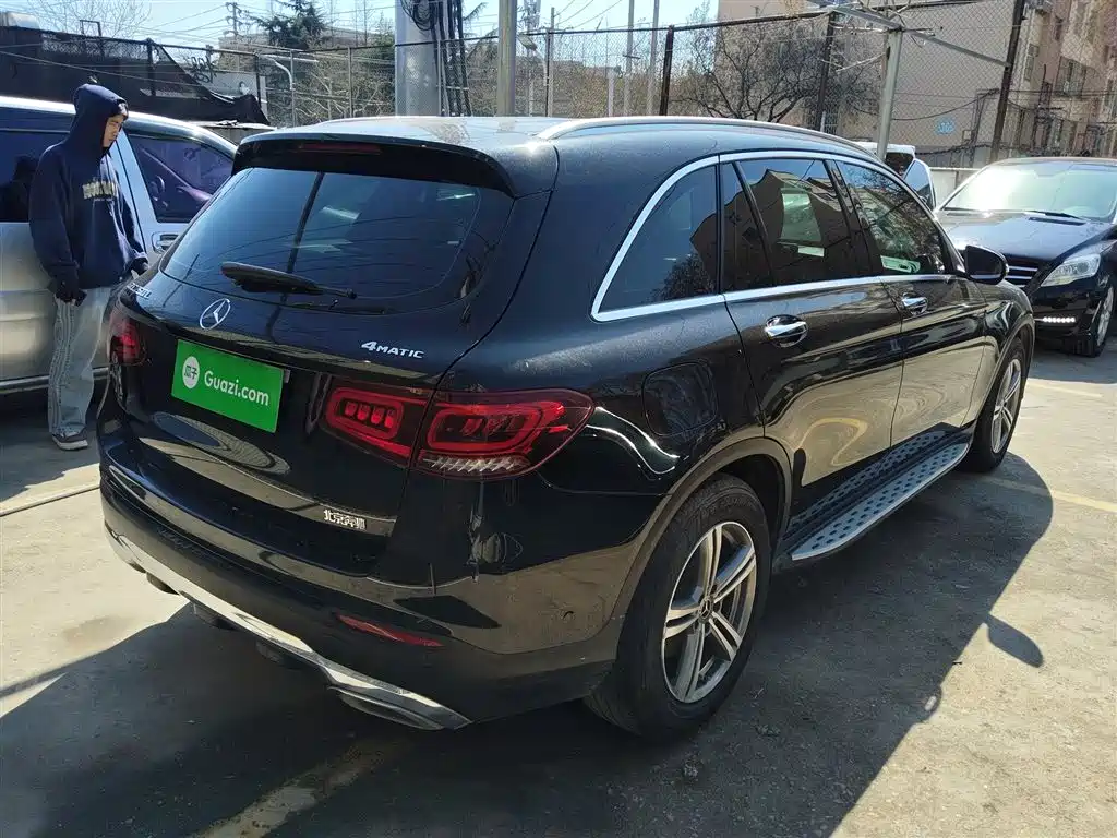 MERCEDES-BENZ GLC