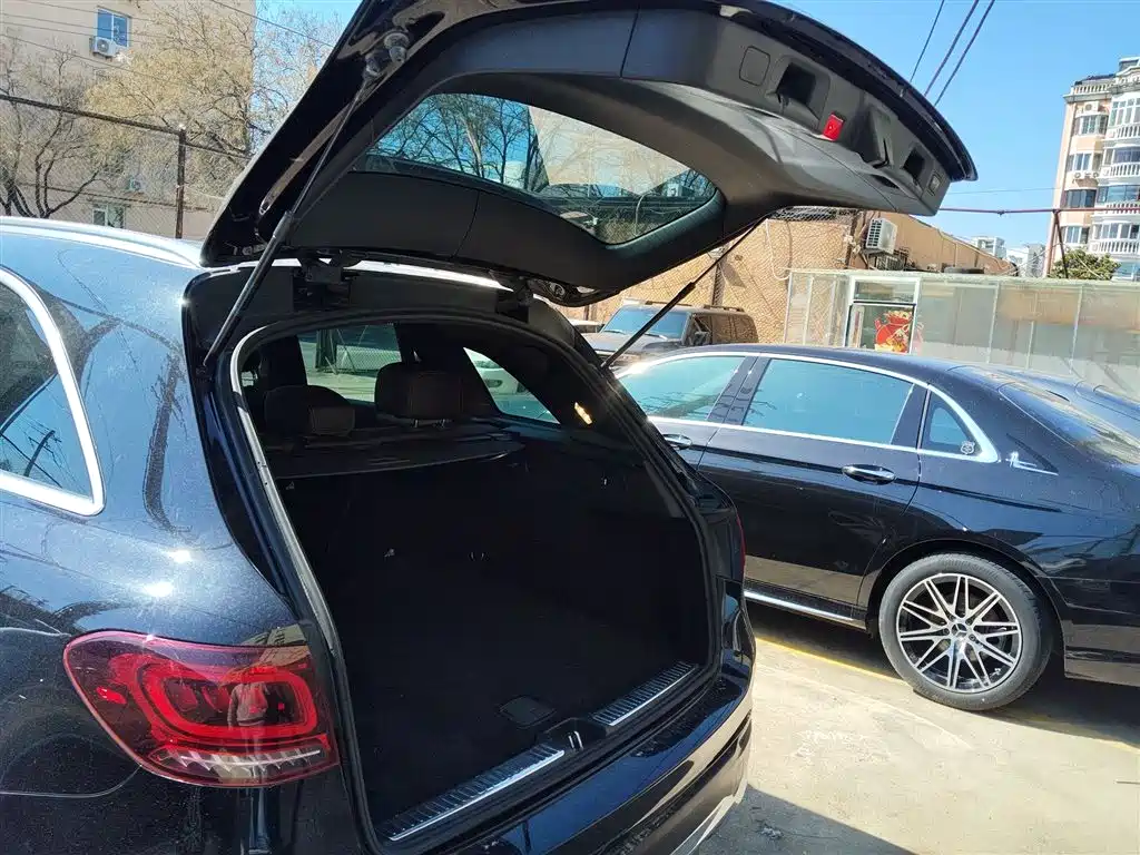 MERCEDES-BENZ GLC