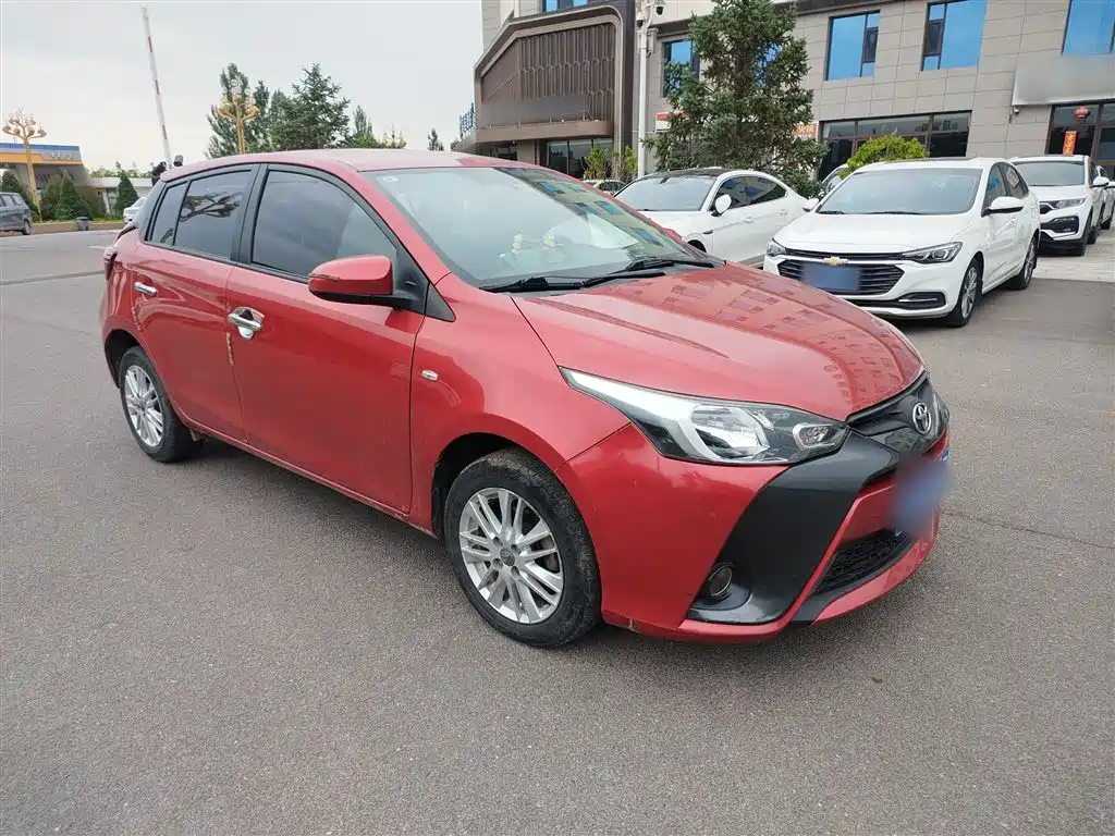 Toyota YARiS L Zhi Xuan 2016 Facelift 1.5G CVT Dynamic Edition фото 5